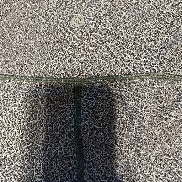 Lululemom legging - Picture 4 of 5